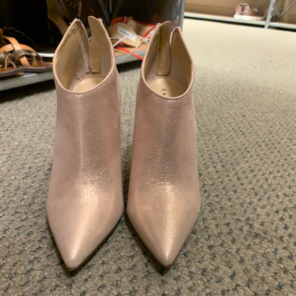 Super cute, flirty and fun Katy Perry boots !